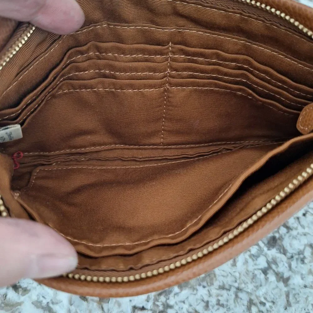 ‎Coach leather Brown wristlet